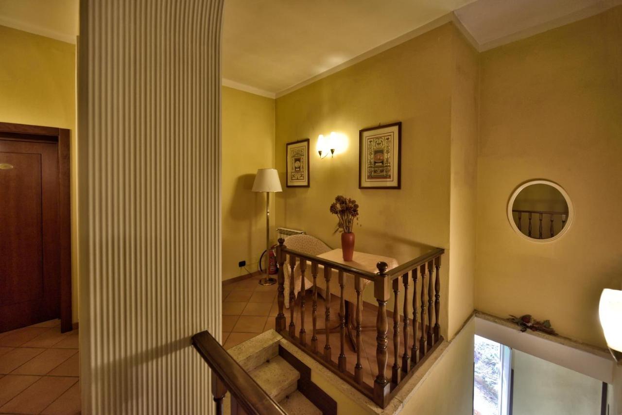 Comfort Rooms Villa Gaia Tor Vergata ローマ エクステリア 写真