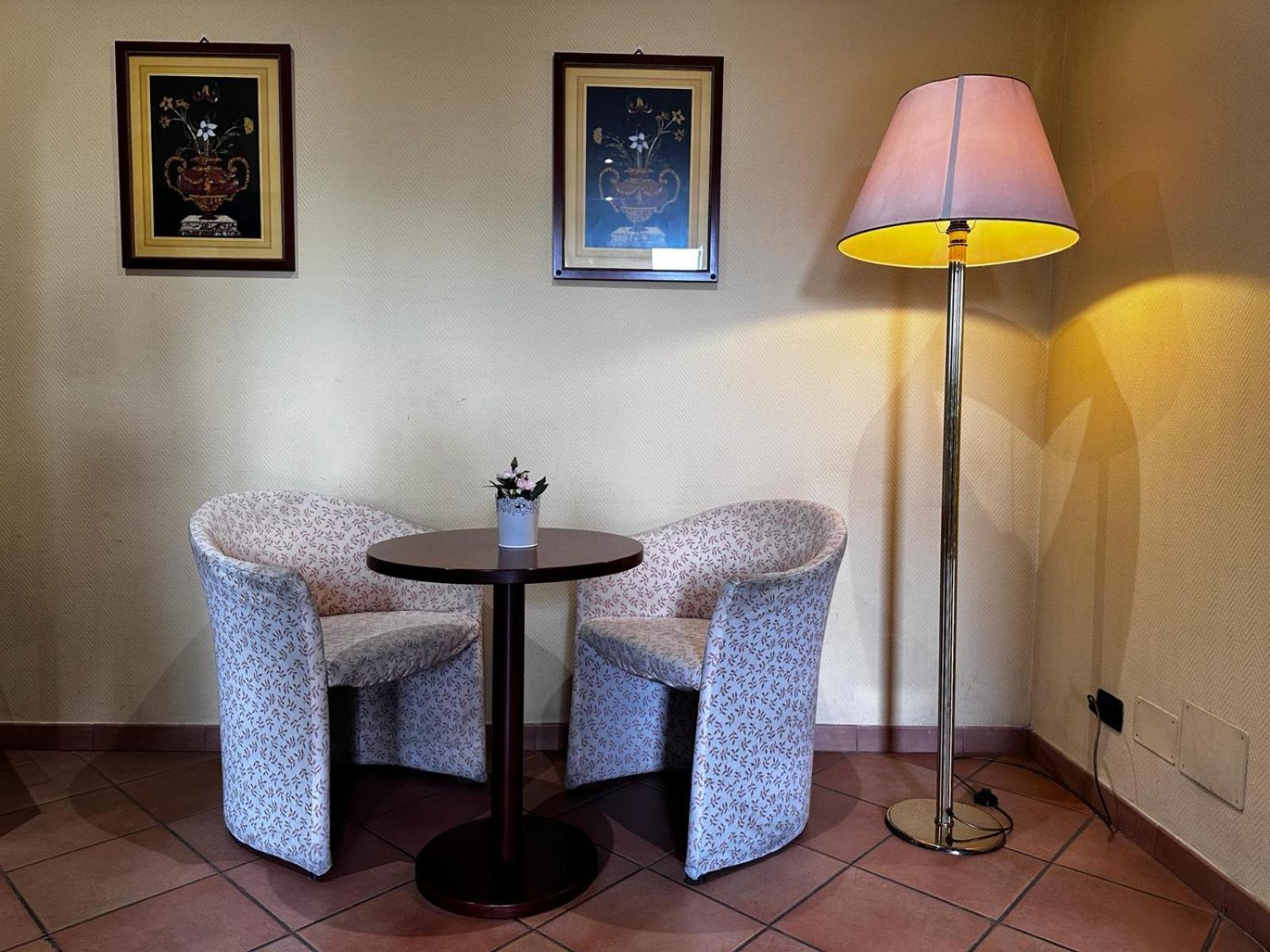 Comfort Rooms Villa Gaia Tor Vergata ローマ エクステリア 写真